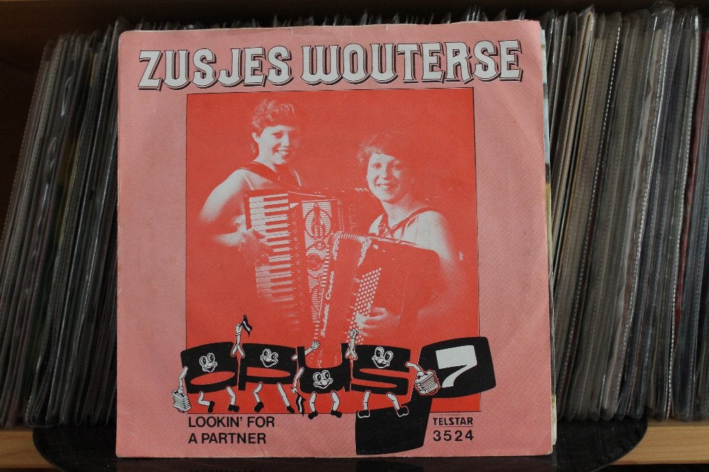7" Single Zusjes Wouterse - Opus 7 / Lookin' For A Partner, Gebruikt, 7 inch, Ophalen of Verzenden, Overige typen