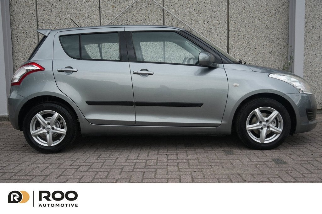 Suzuki Swift 1.2 Bandit EASSS Nieuwe versnellingsbak+koppl.!, Auto's, Voorwielaandrijving, Gebruikt, 4 cilinders, Stoelverwarming