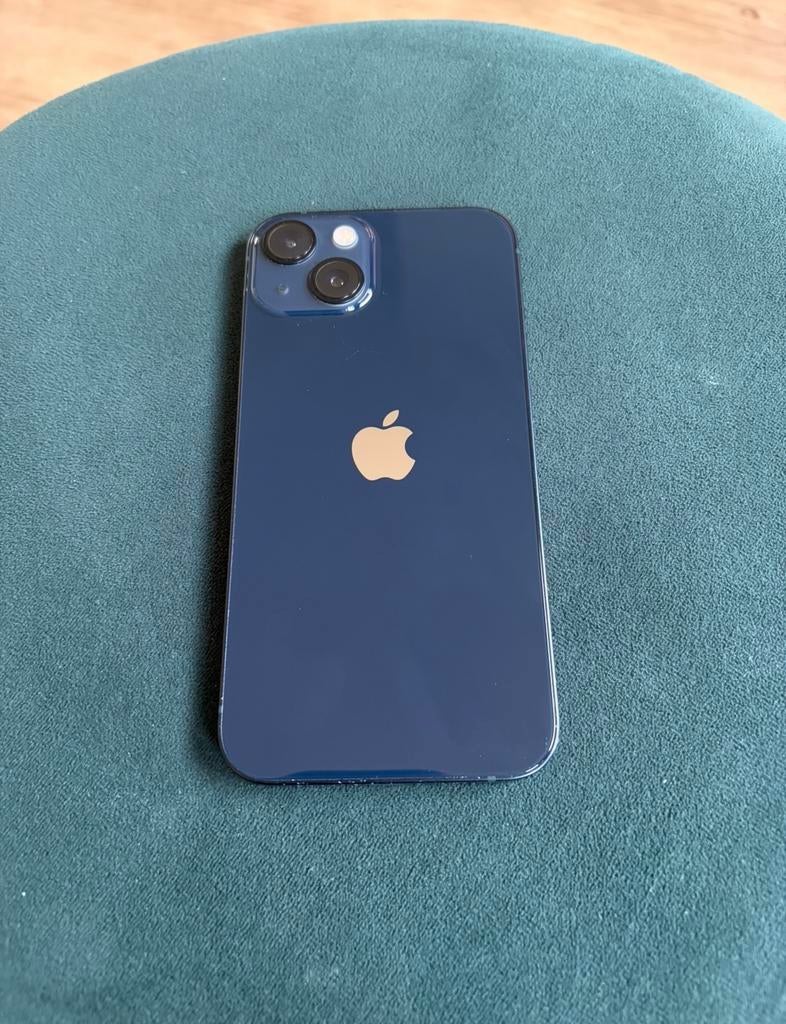 Zwarte iPhone 13 - 100% batterij, krasvrij scherm, Telecommunicatie, Mobiele telefoons | Apple iPhone, Ophalen, 128 GB, Zwart