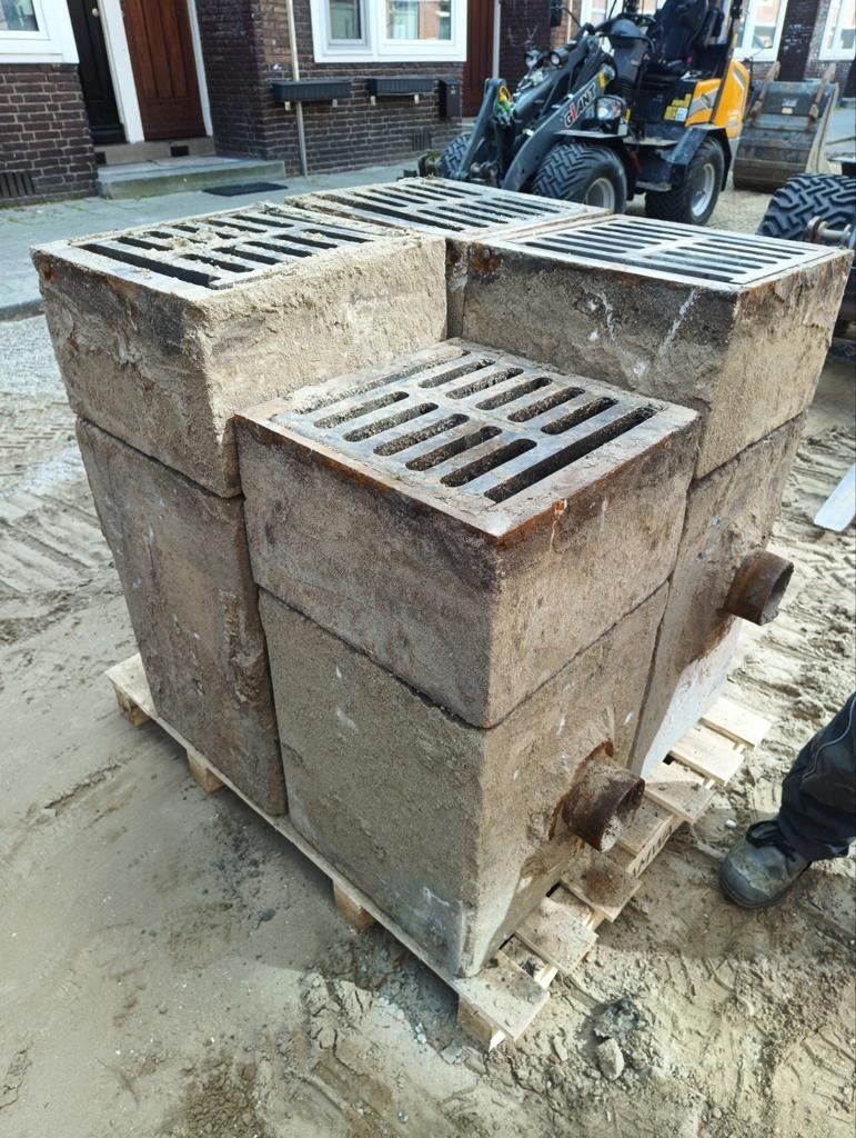 Straatkolken, straatput, afvoerput, Doe-het-zelf en Verbouw, Buizen en Afvoer, Ophalen, Minder dan 2 meter, 80 mm of meer, Overige materialen