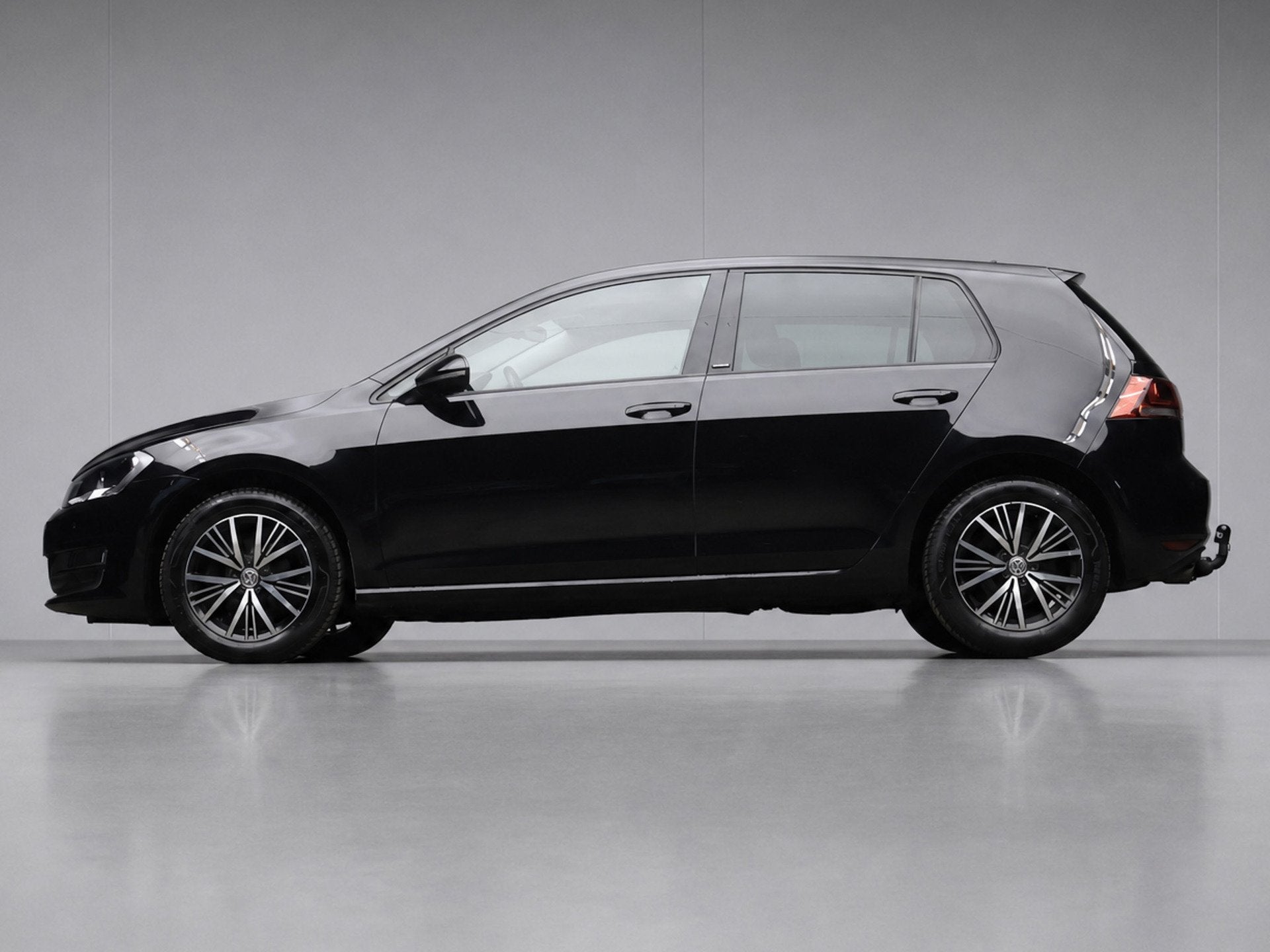 Volkswagen Golf 1.2 TSI Connected Sport (APPLE CARPLAY,NAVI,, Auto's, Voorwielaandrijving, Euro 6, 4 cilinders, Zwart