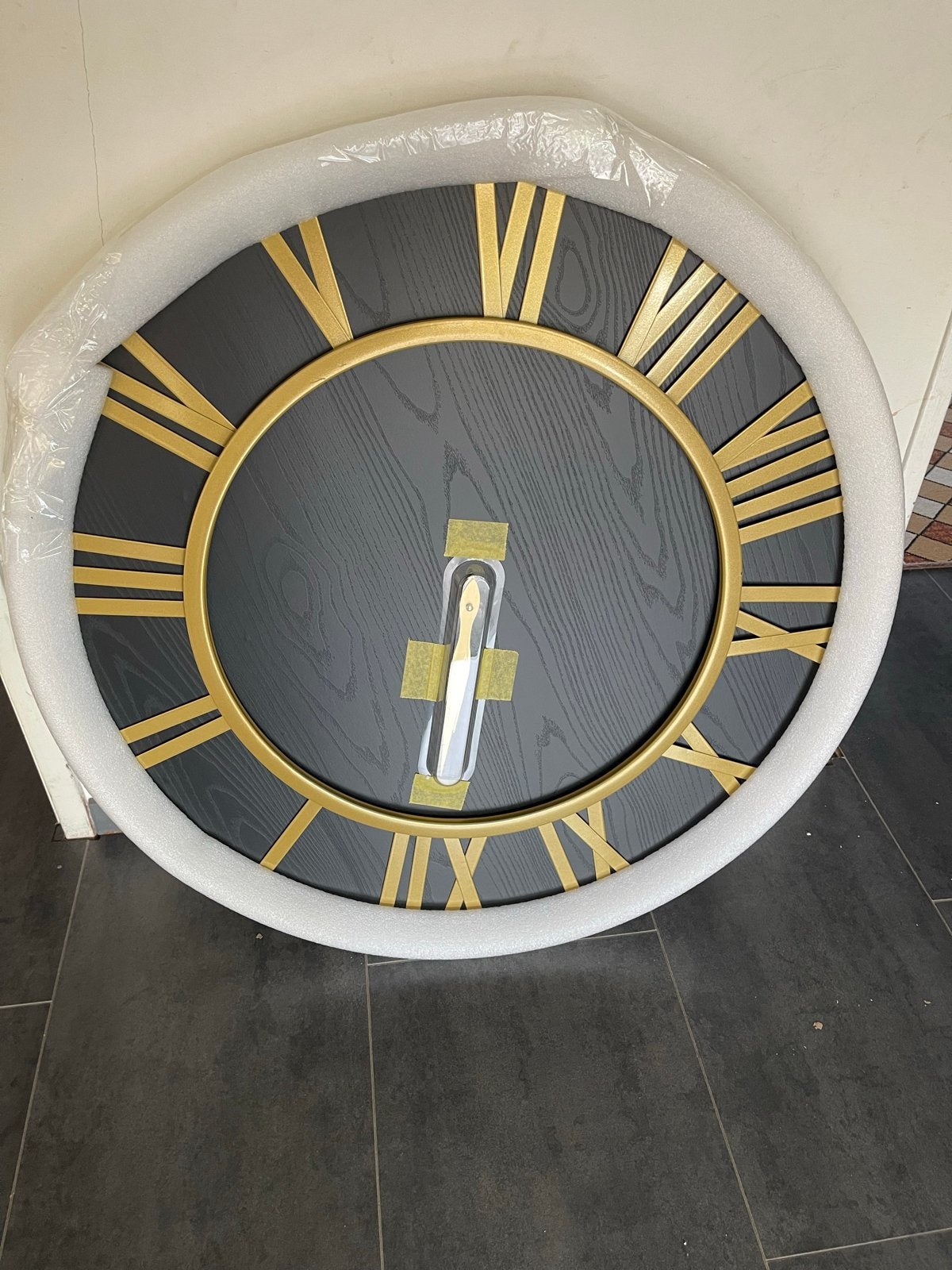 Grote wandklok Sensa Home - Zwart met gouden Romeinse cijfer, Ophalen, Wandklok, Analoog, Werkt op batterijen