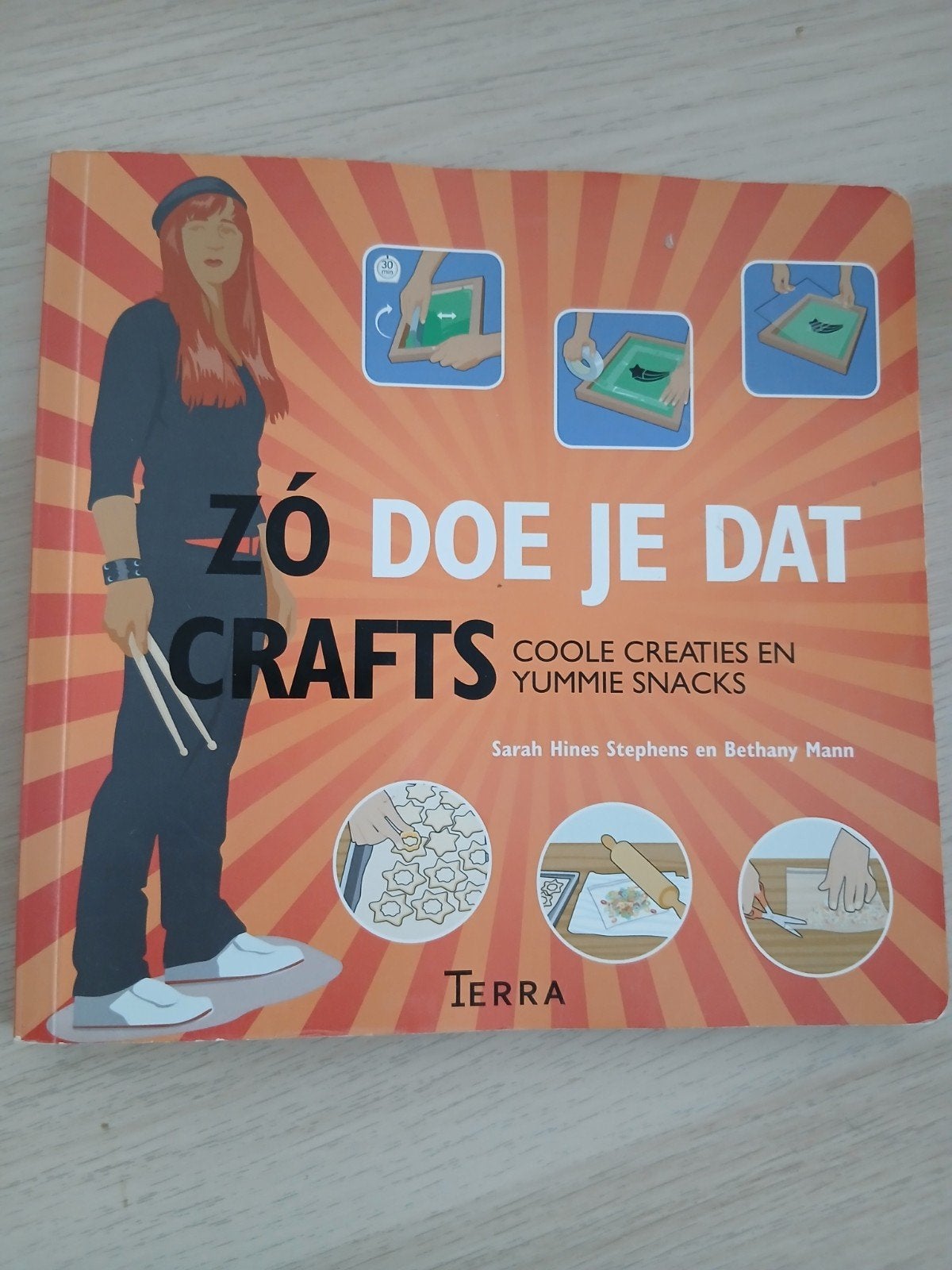 Boek Sarah Hines Stephens - Crafts, Ophalen, Zo goed als nieuw, Sarah Hines Stephens; Bethany Mann
