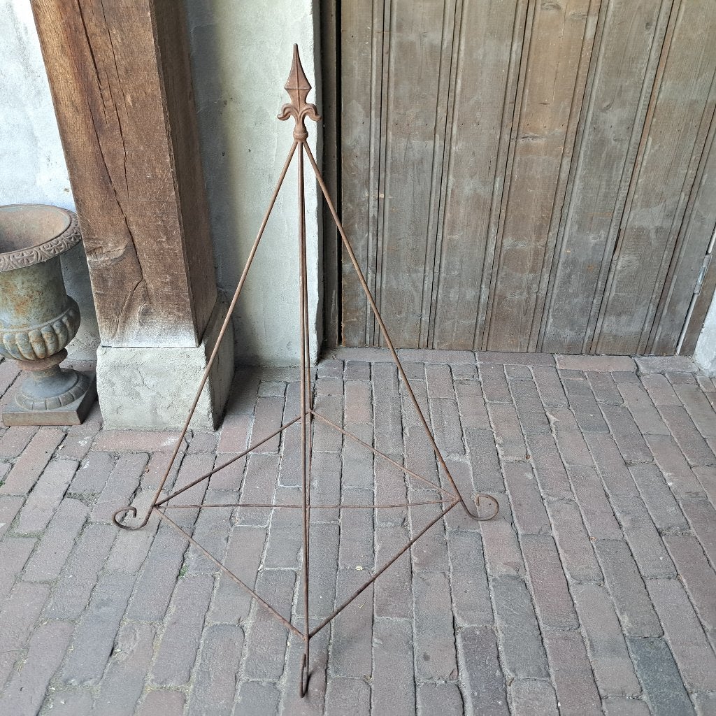 Roest staander ornament piramide Franse Lelie *Etage3*, Gebruikt, ., Ophalen of Verzenden, .