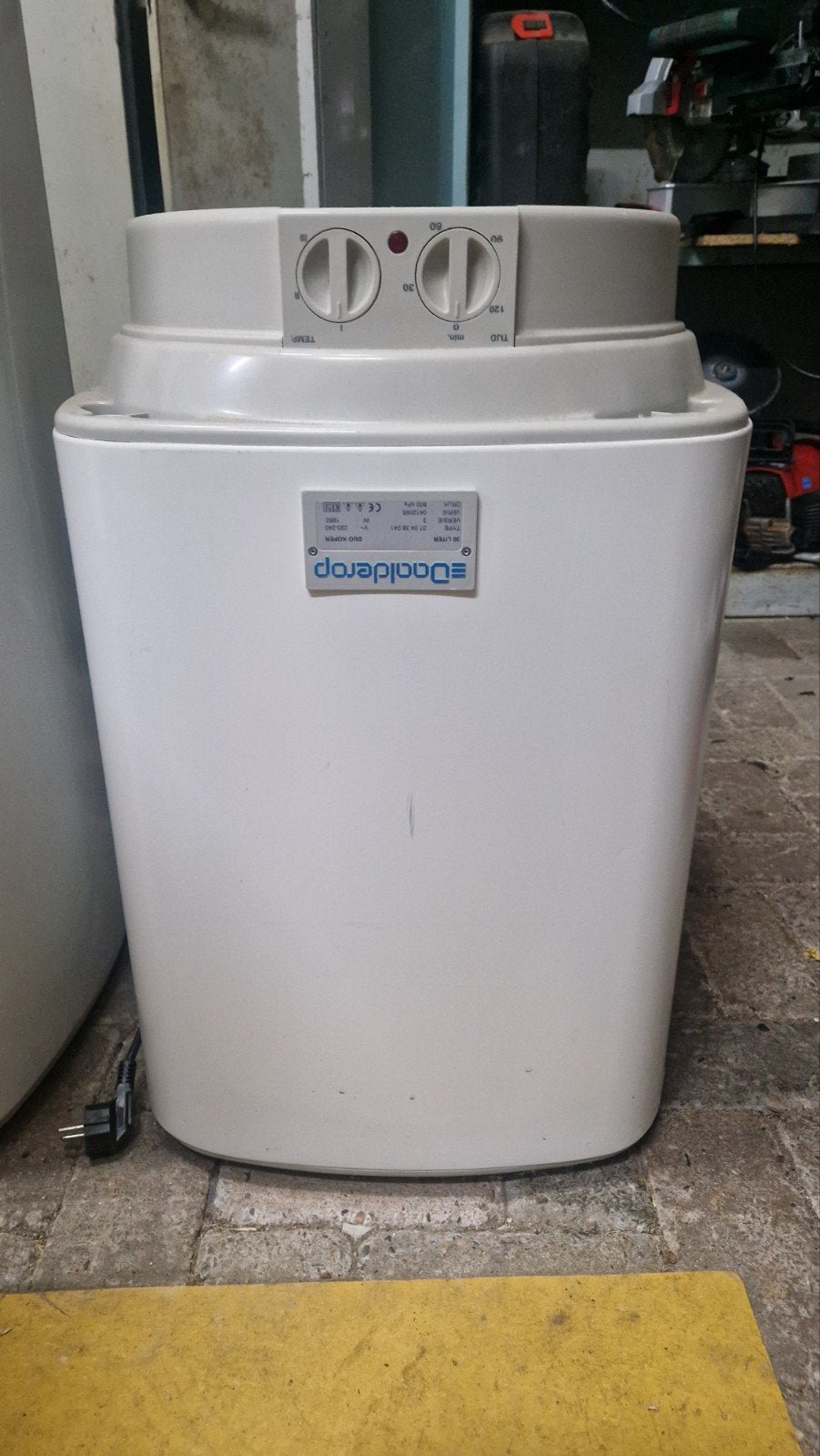 Daalderop, Elektrische Boiler 30 liter, Doe-het-zelf en Verbouw, Ophalen, 100 liter of meer, Boiler, Minder dan 3 jaar oud