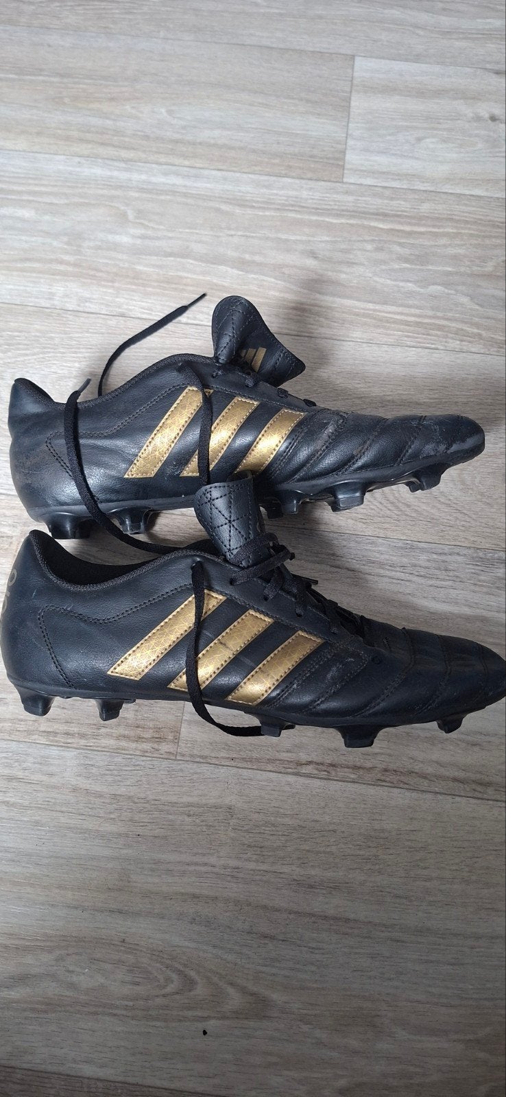 Adidas voetbalschoenen zwart/goud maat 46, Gebruikt, Maat XL, Schoenen, Ophalen of Verzenden