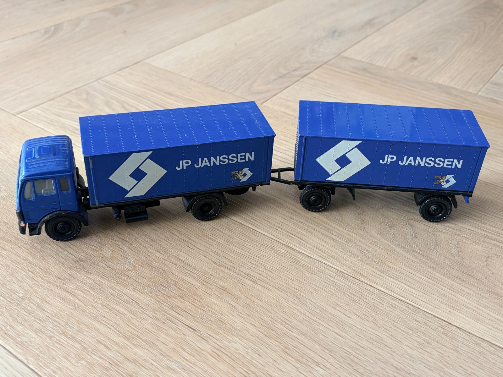 Miniatuur vrachtwagen met aanhanger - JP Janssen, Ophalen of Verzenden, Gebruikt