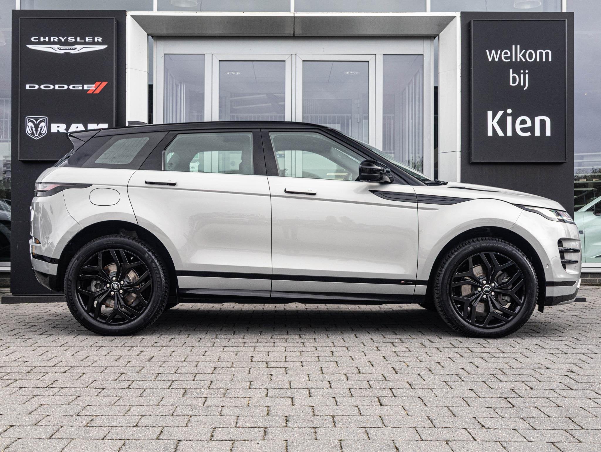 Land Rover Range Rover Evoque 1.5 P300e AWD R-Dynamic | Virt, Auto's, Automaat, 309 pk, 15 kWh, Bedrijf
