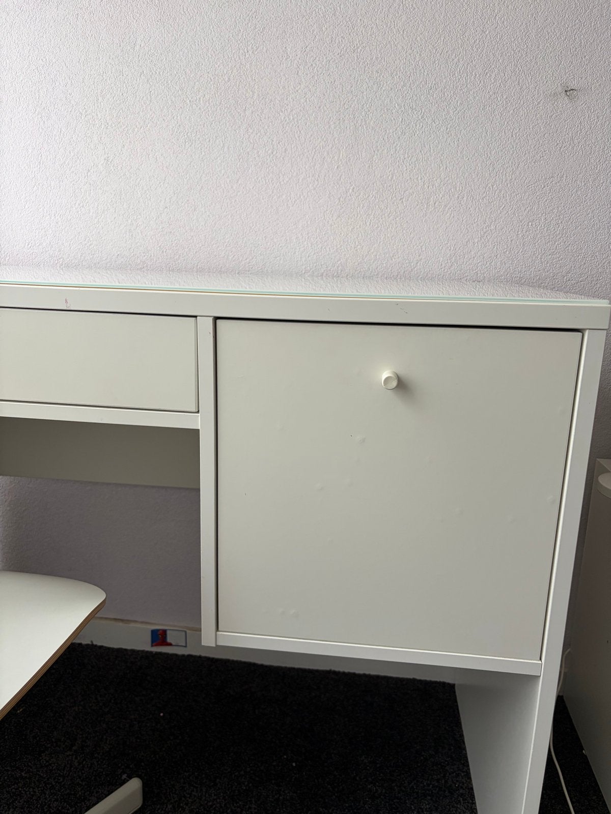 Wit bureau met lade en kastje en bureaustoel, Huis en Inrichting, Bureaus, Ophalen, Gebruikt, Met lades, Spaanplaat of MDF