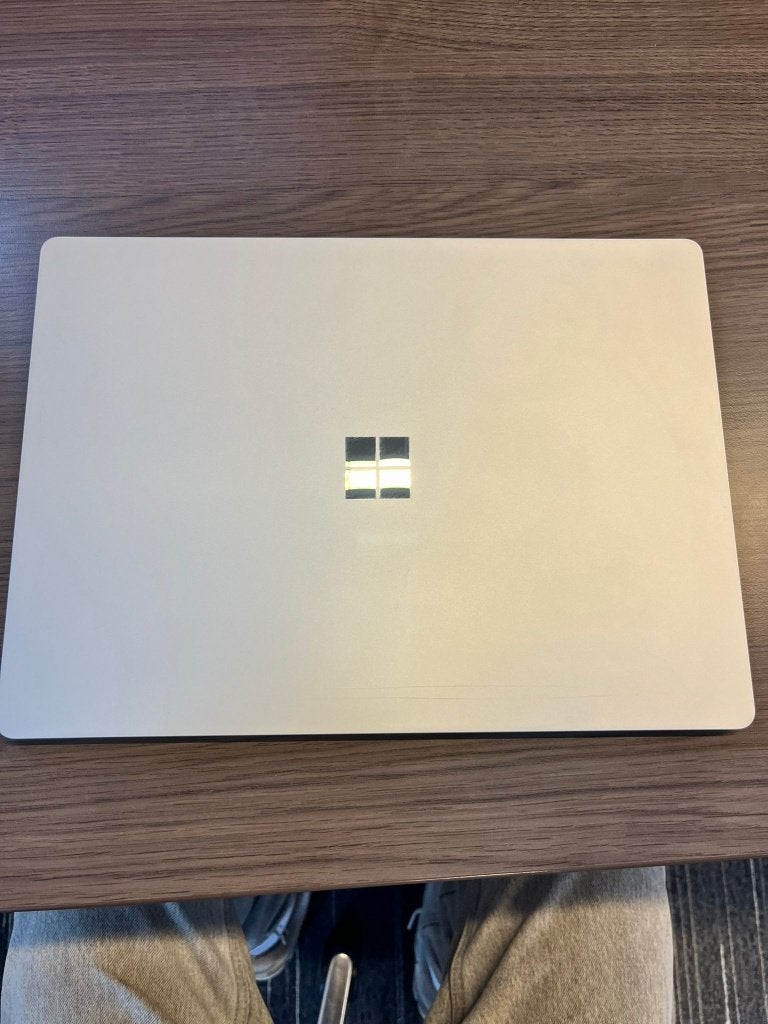 Microsoft Surface Laptop i5 Go - Zo goed als nieuw, Computers en Software, Ophalen, 256 GB, 2 tot 3 Ghz, Qwerty