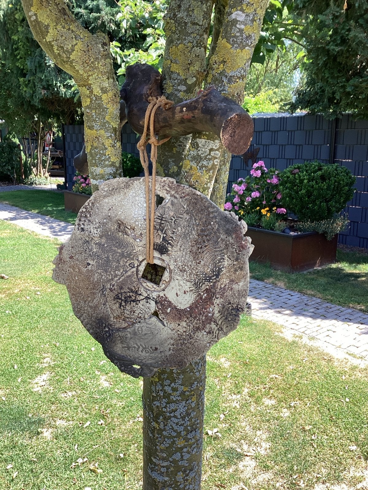 Keramiek Wanddecoratie met Robuuste Druivenstok, Ophalen of Verzenden, Handgemaakt, Wanddecoratie, 20 - 50 cm