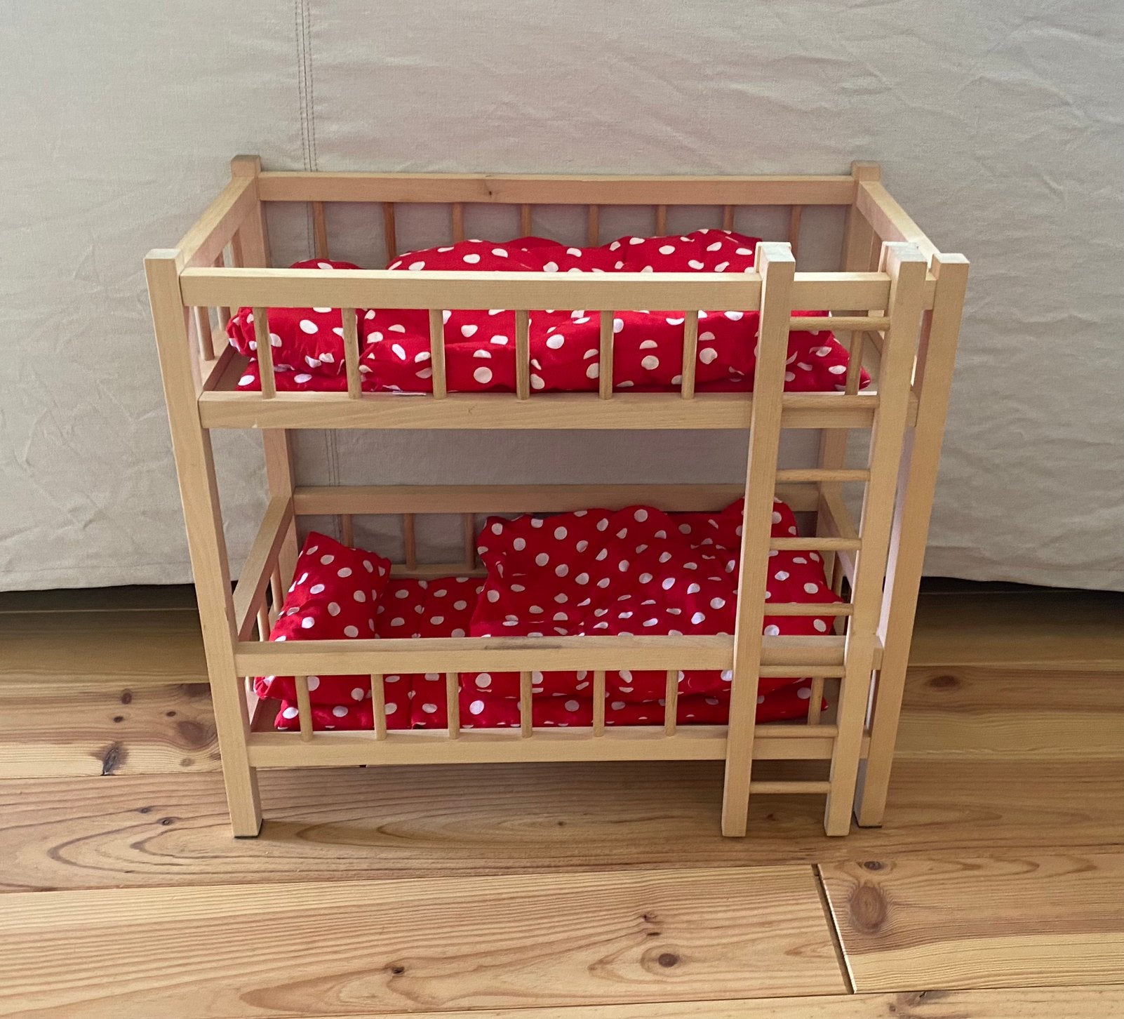 Houten poppenstapelbed Goki met beddengoed, Ophalen of Verzenden