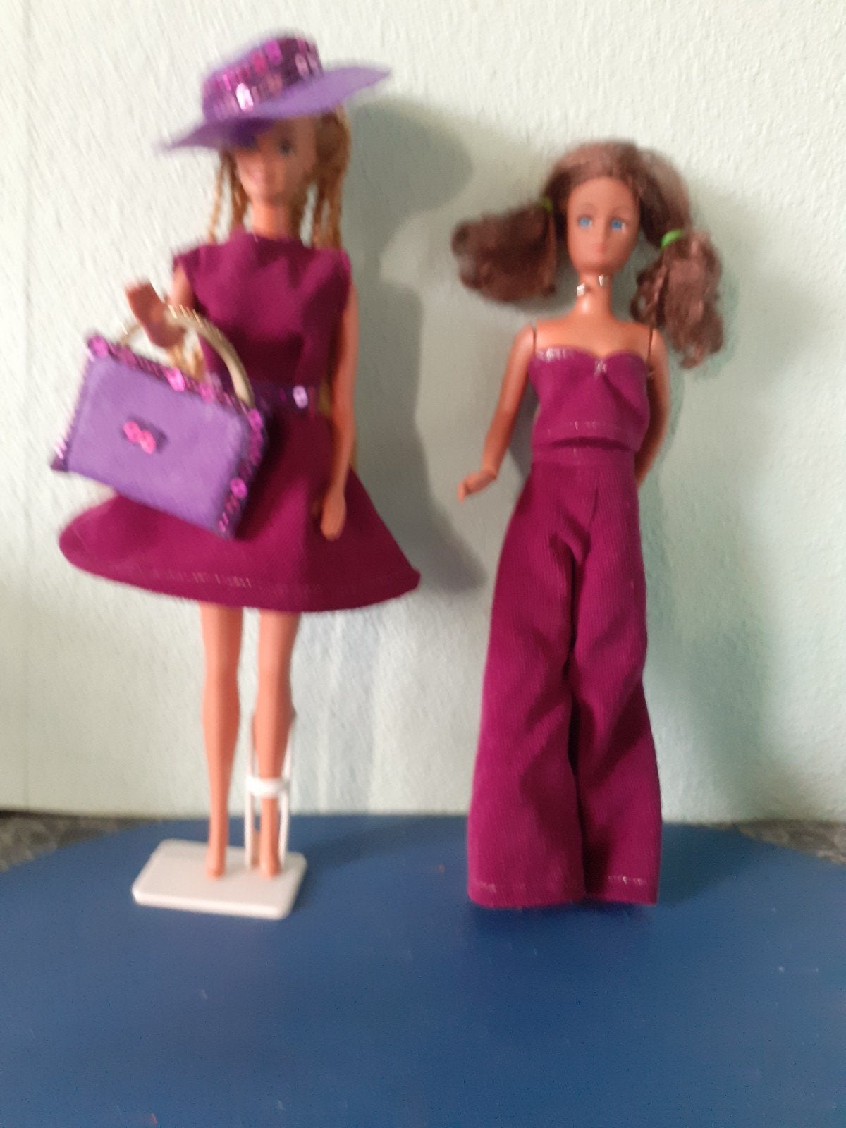 2 setjes Barbie kleertjes, ook voor Fleur en Sindy, Kinderen en Baby's, Speelgoed | Poppen, Ophalen of Verzenden, Nieuw, Barbie