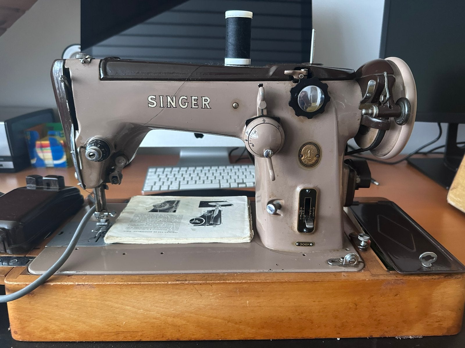 Singer naaimachine uit 1954, Ophalen, Gebruikt, Naaimachine, Singer