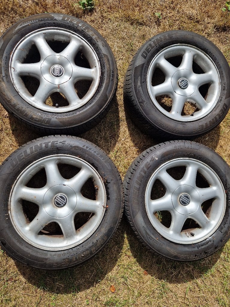 Volvo velgen + banden, Renault velgen + banden, Auto-onderdelen, Ophalen, Gebruikt, 15 inch, Banden en Velgen