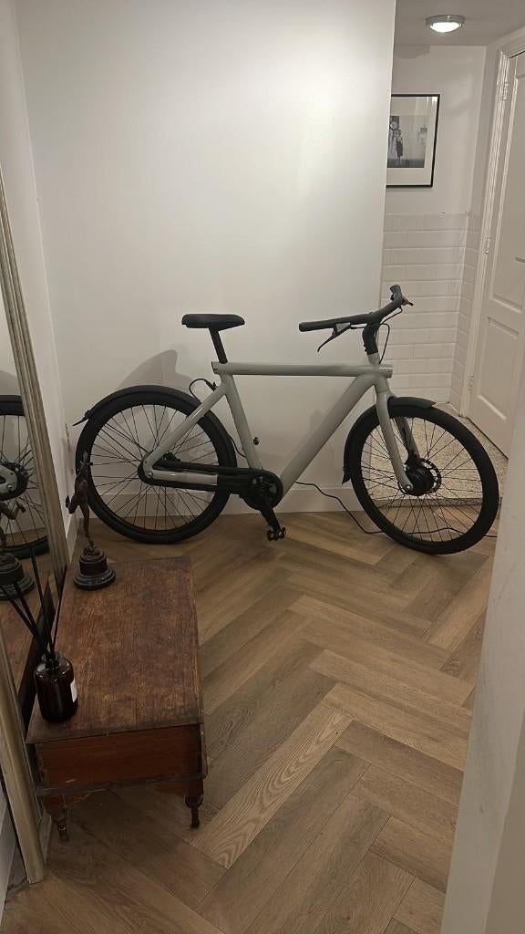 GEZOCHT: Overdekte fietsenstalling voor e-bike in Amsterdam, Ophalen of Verzenden, Nieuw, Overige materialen, Fietsenberging