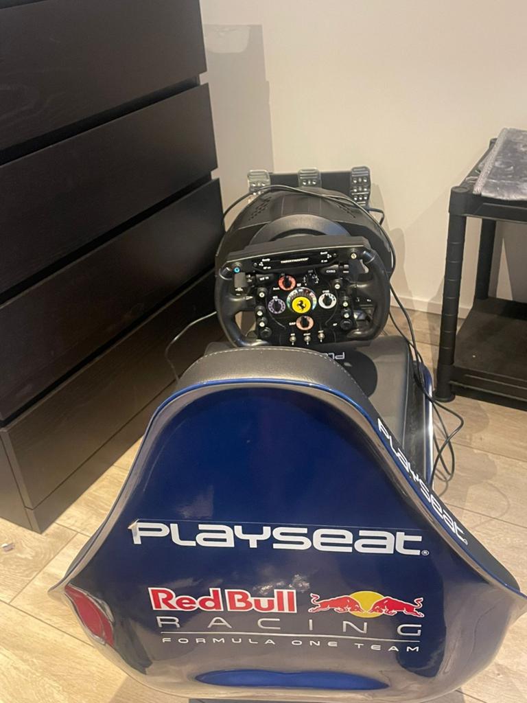 Playseat Red Bull Racing met Thrustmaster T300 Ferrari, Ophalen of Verzenden, Overige merken, Gebruikt