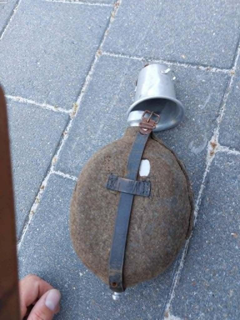 Duitse WO1 M31 veldfles met cup, Verzamelen, Militaria | Tweede Wereldoorlog, Ophalen of Verzenden, Landmacht, Duitsland, Overige typen