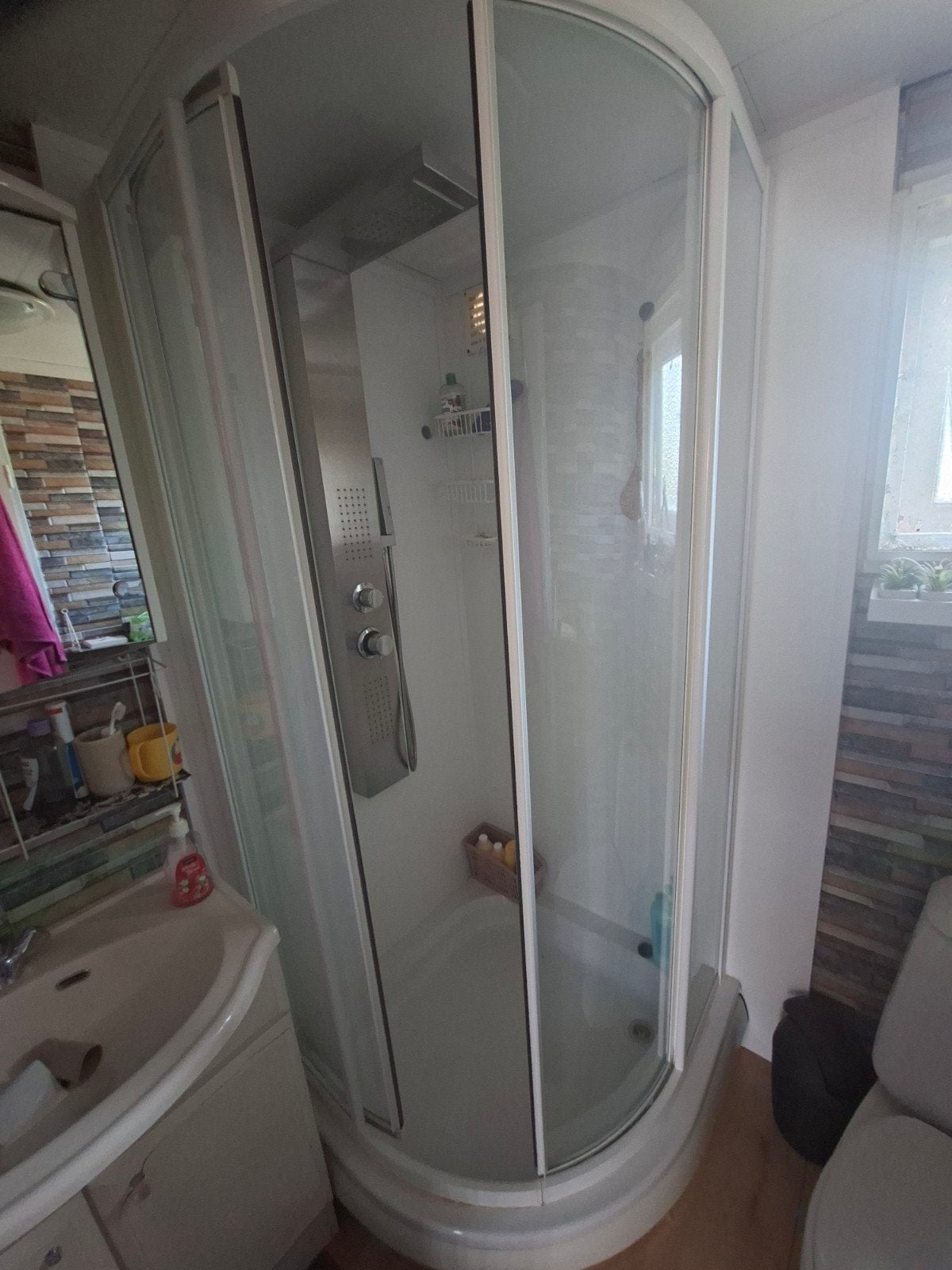 Douchecabine met glazen deuren en douchepaneel, Doe-het-zelf en Verbouw, Sanitair, Ophalen, Gebruikt, Douche