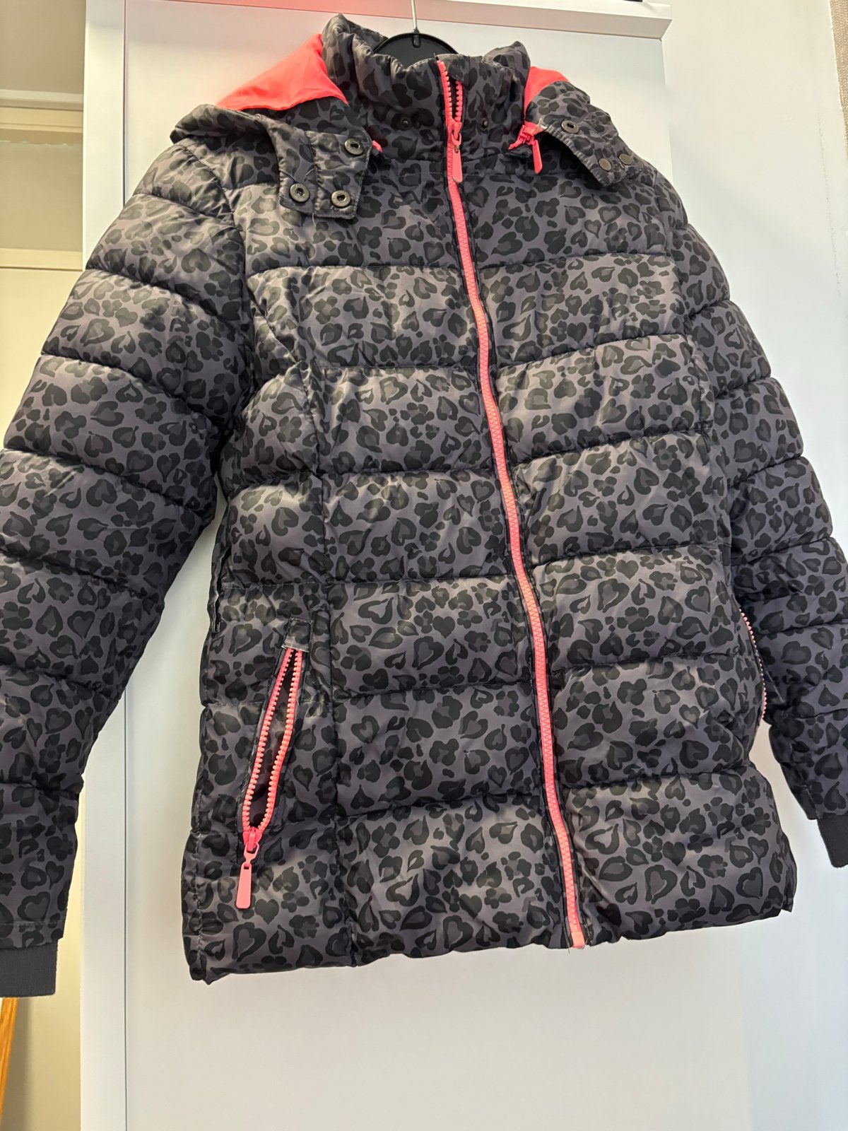 Bizzy Meisjes Winterjas met Luipaardprint - Maat 176, Ophalen of Verzenden, Gebruikt, Meisje, Jas