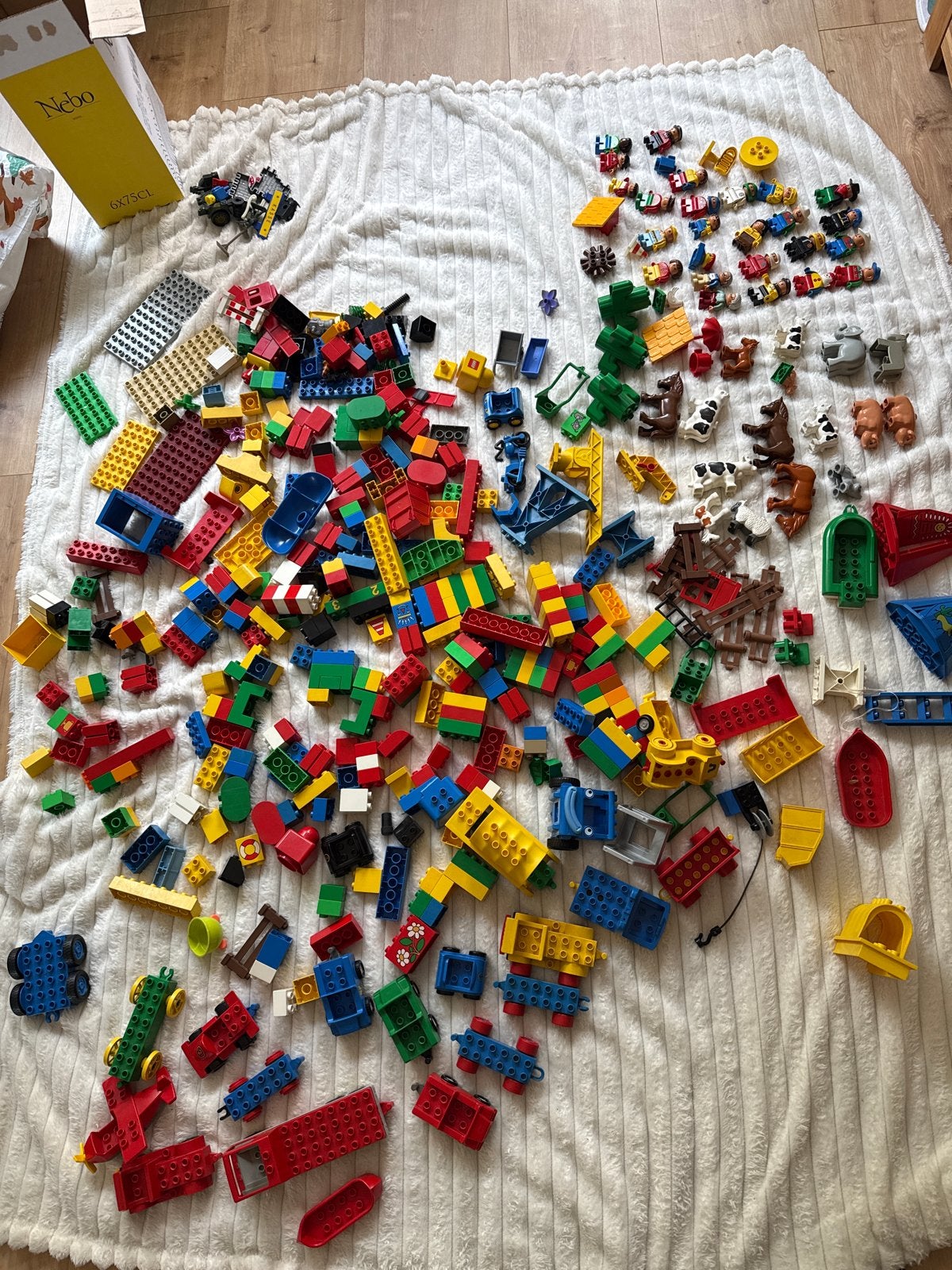 Grote boodschappentas vol LEGO Duplo blokken en figuren, Ophalen, Inclusief minifiguren, Gebruikt, Duplo
