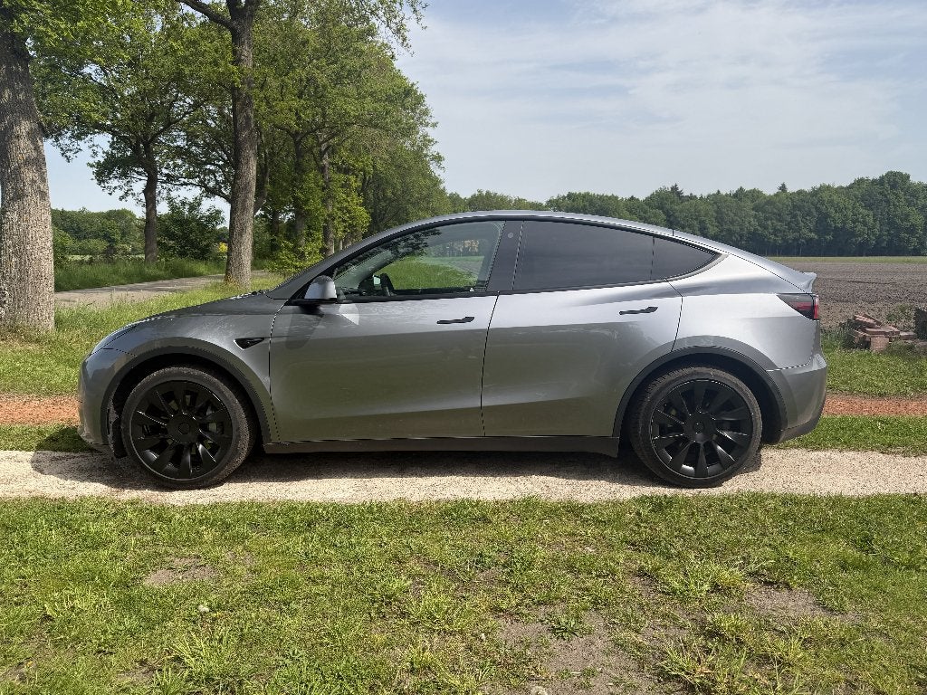 Tesla Model Y 2023 Longe Range AWD Quicksilver, Auto's, Tesla, Particulier, Model Y, 4x4, Achteruitrijcamera, Adaptieve lichten