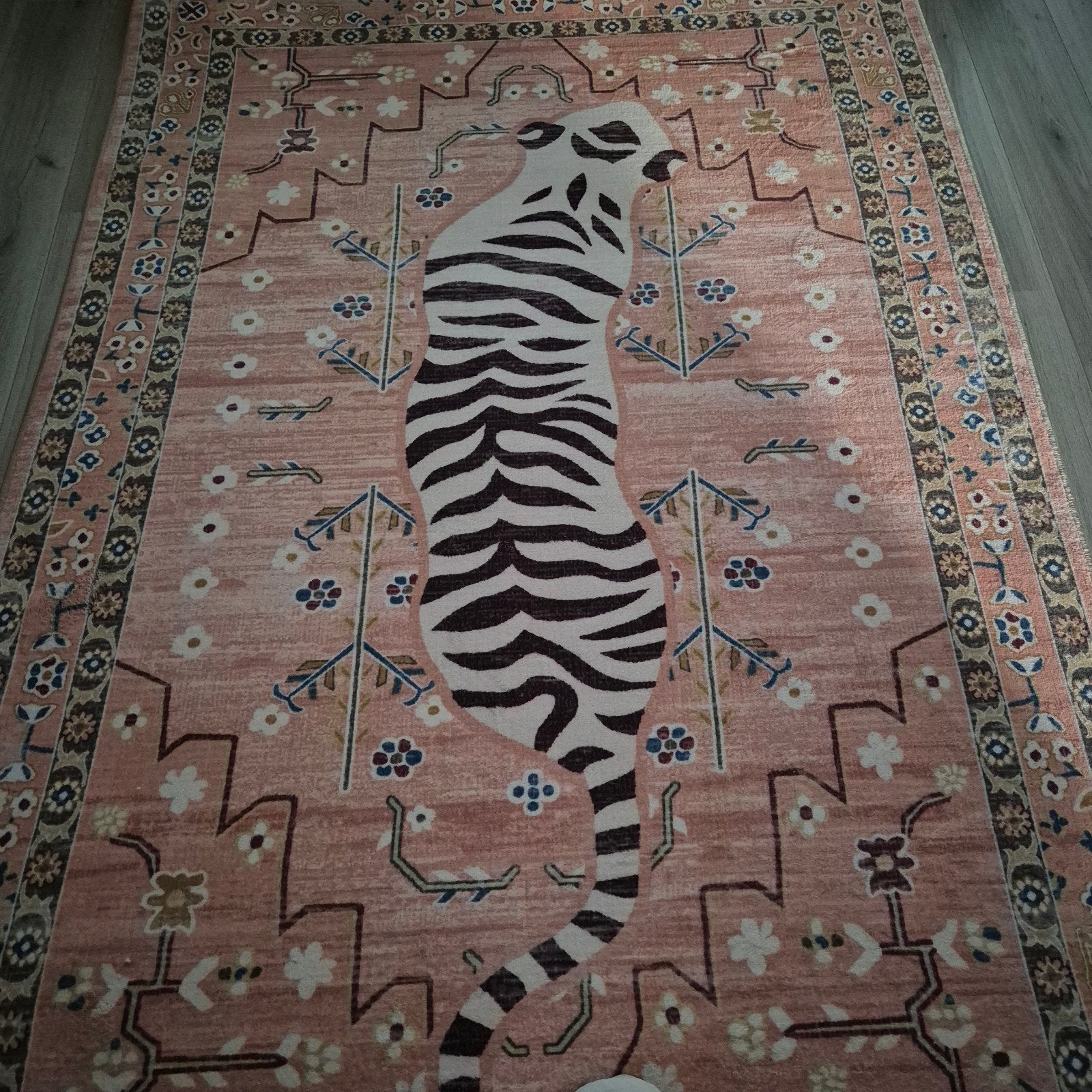 Vloerkleed tijger roze 160x240 cm, Huis en Inrichting, Stoffering | Tapijten en Kleden, Ophalen, 150 tot 200 cm, 200 cm of meer
