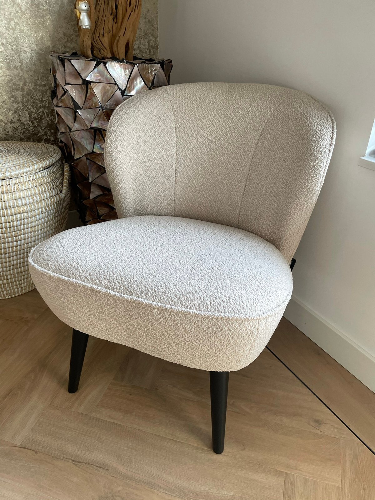 Woood Sarah Fauteuil stoel teddy boucle ecru, Huis en Inrichting, Fauteuils, Ophalen, Minder dan 75 cm, Zo goed als nieuw, 50 tot 75 cm