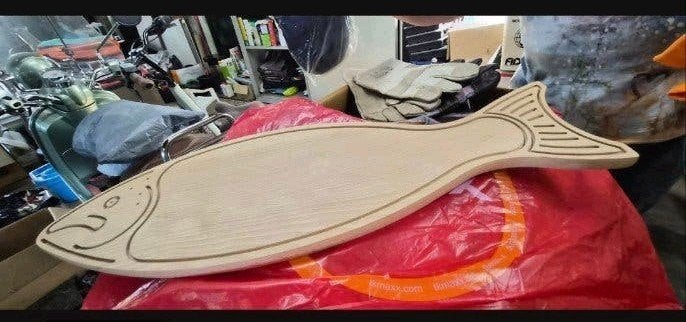 Houten vintage Serveerschaal in Visvorm - Uniek en Decoratie, Schaal, Nieuw, Ophalen of Verzenden, Overige vormen