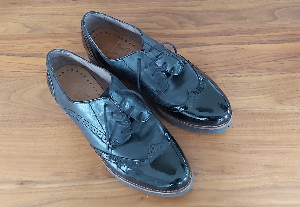 damesschoenen, half lak, half leer, maat 41, Kleding | Dames, Schoenen met lage hakken, Zwart, Ophalen of Verzenden, Zo goed als nieuw