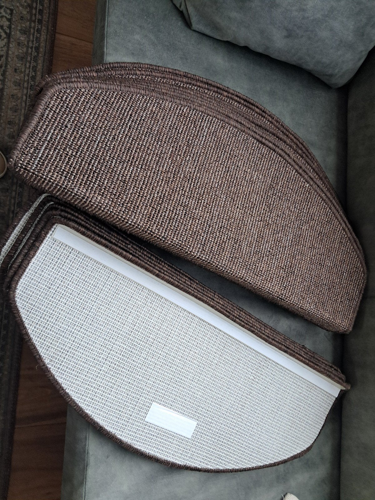 Trapmat (losse halve maantjes), Huis en Inrichting, Ophalen, Nieuw, Bruin, Tapijt