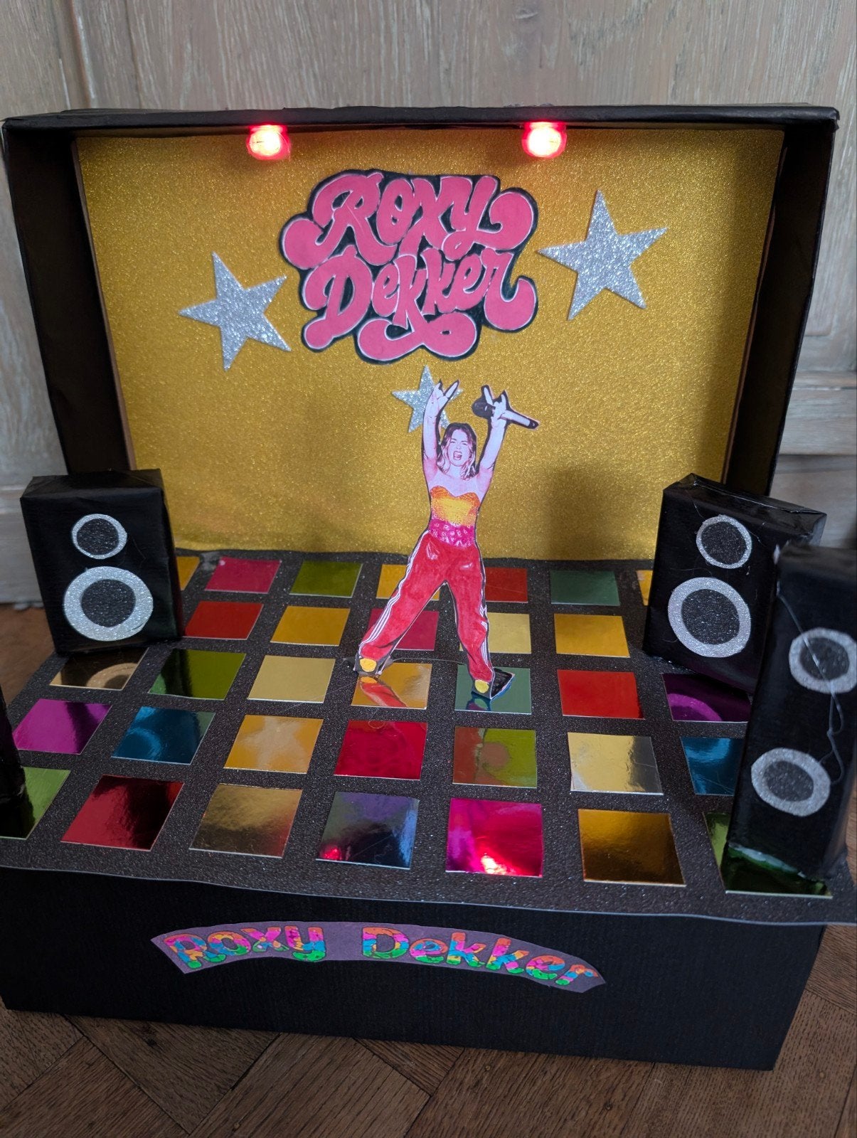 Sinterklaas surprise Roxy dekker podium met lampjes, Diversen, Ophalen of Verzenden