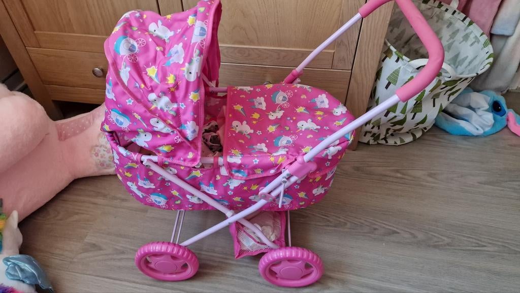 Poppenwagen met pop en accessoires, Ophalen of Verzenden