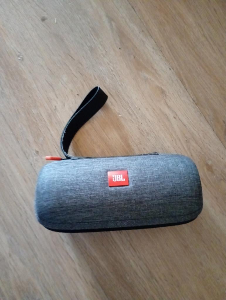 JBL Flip serie hoes, Ophalen
