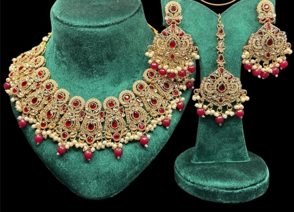 Prachtige Indiase sieradenset met rode stenen en parels, Overige materialen, Overige kleuren, Nieuw, Ophalen of Verzenden