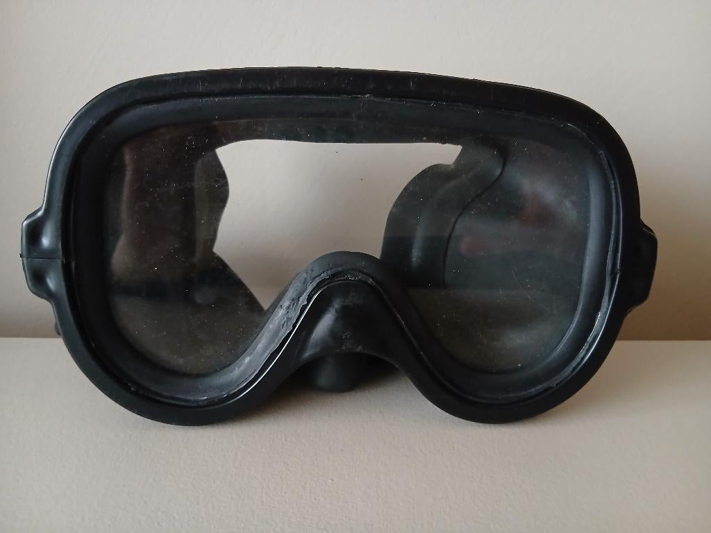 Set van 2 snorkelbrillen / duikbrillen (Rood & Zwart), Watersport en Boten, Snorkelen, Ophalen of Verzenden, Zo goed als nieuw