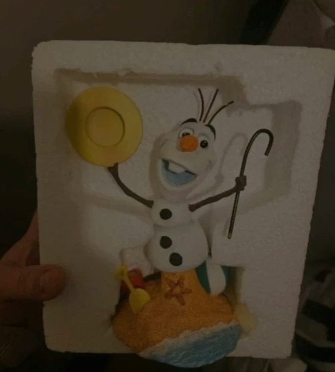 Nieuw in doos: Olaf Frozen beeldje zoekt huisje!, Ophalen of Verzenden, Overige figuren, Nieuw, Beeldje of Figuurtje