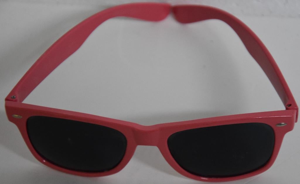 zonnebril roze dames Wieckse Witte meisjes jeugd merchandise, Overige merken, Zonnebril, Ophalen of Verzenden, Zo goed als nieuw