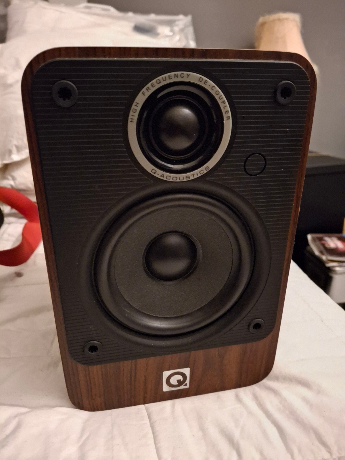 Q Acoustics 2010i Boekenplank Luidsprekers - Walnoot, Overige merken, Ophalen of Verzenden, Zo goed als nieuw, Basreflex