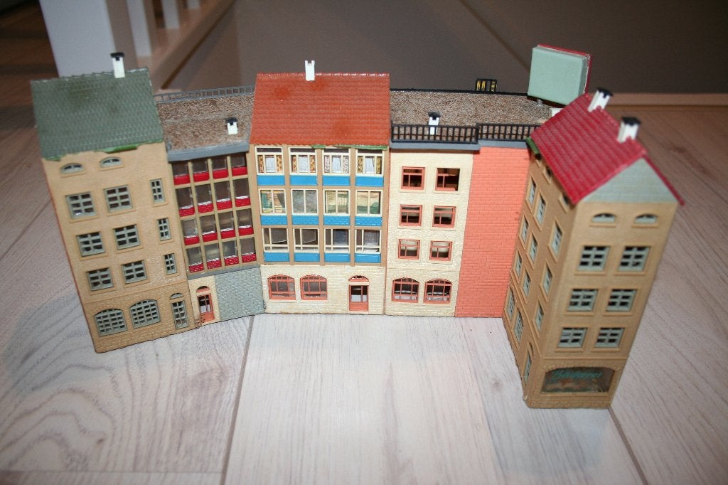 modelbaan winkel-huizen, Overige merken, Gebruikt, Gelijkstroom of Wisselstroom, Brug, Tunnel of Gebouw