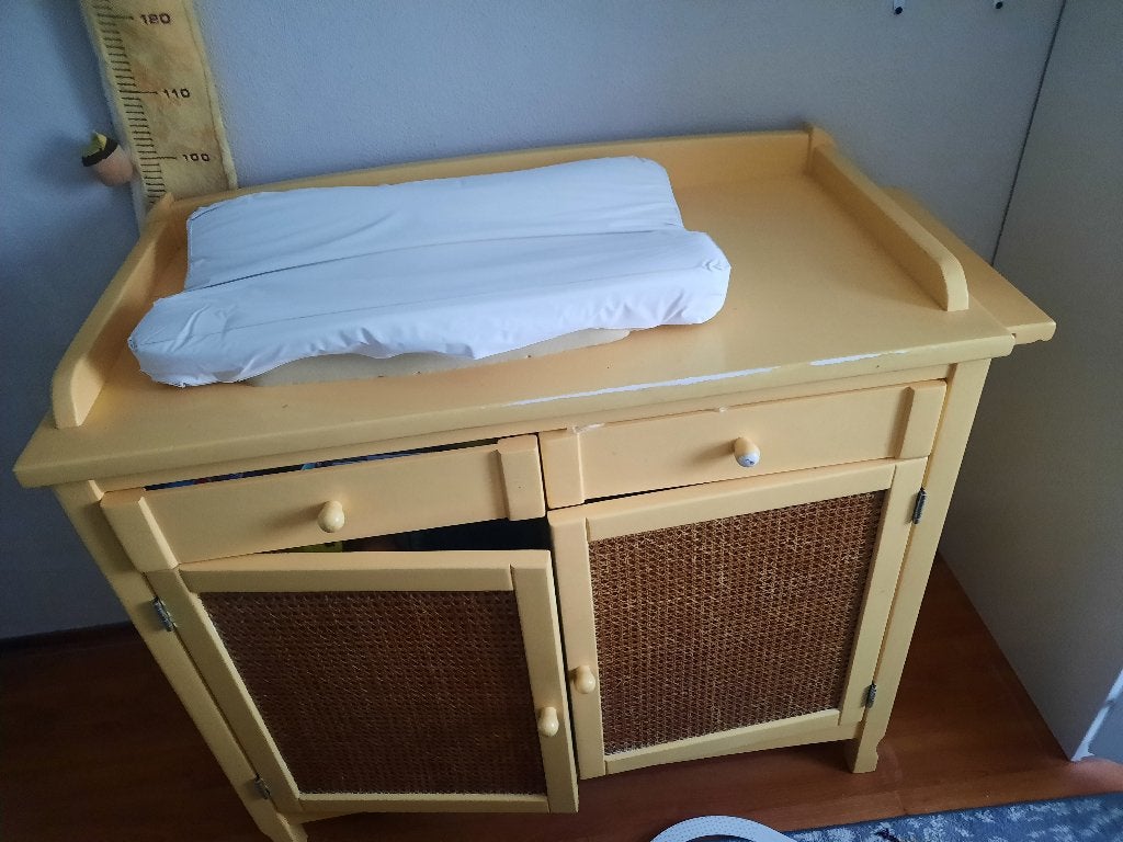 Stevige commode met rotan deurtjes, Ophalen, Gebruikt, 50 tot 70 cm, 100 cm of meer