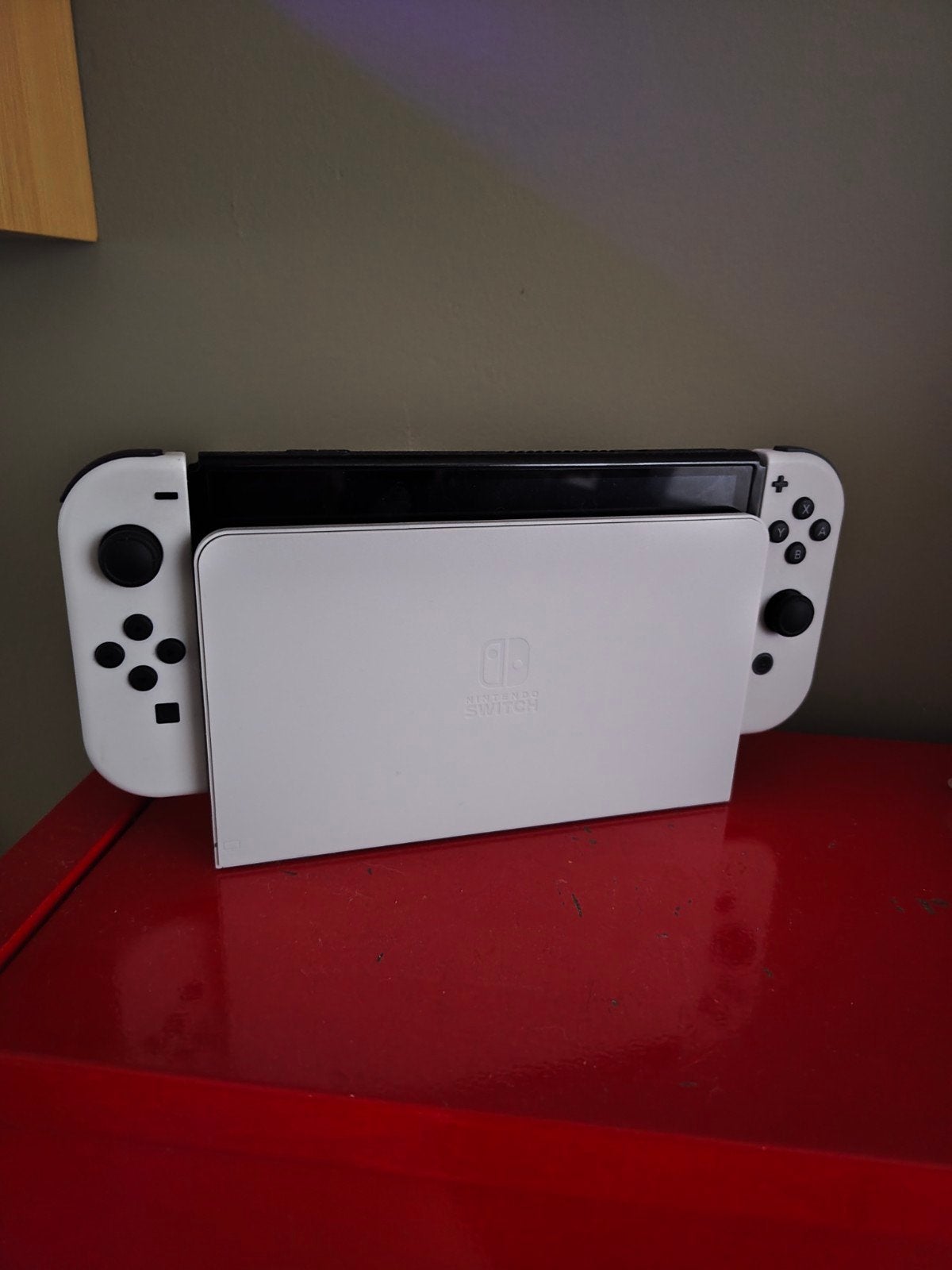 Foto 2 van Nintendo Switch OLED - Zo goed als nieuw