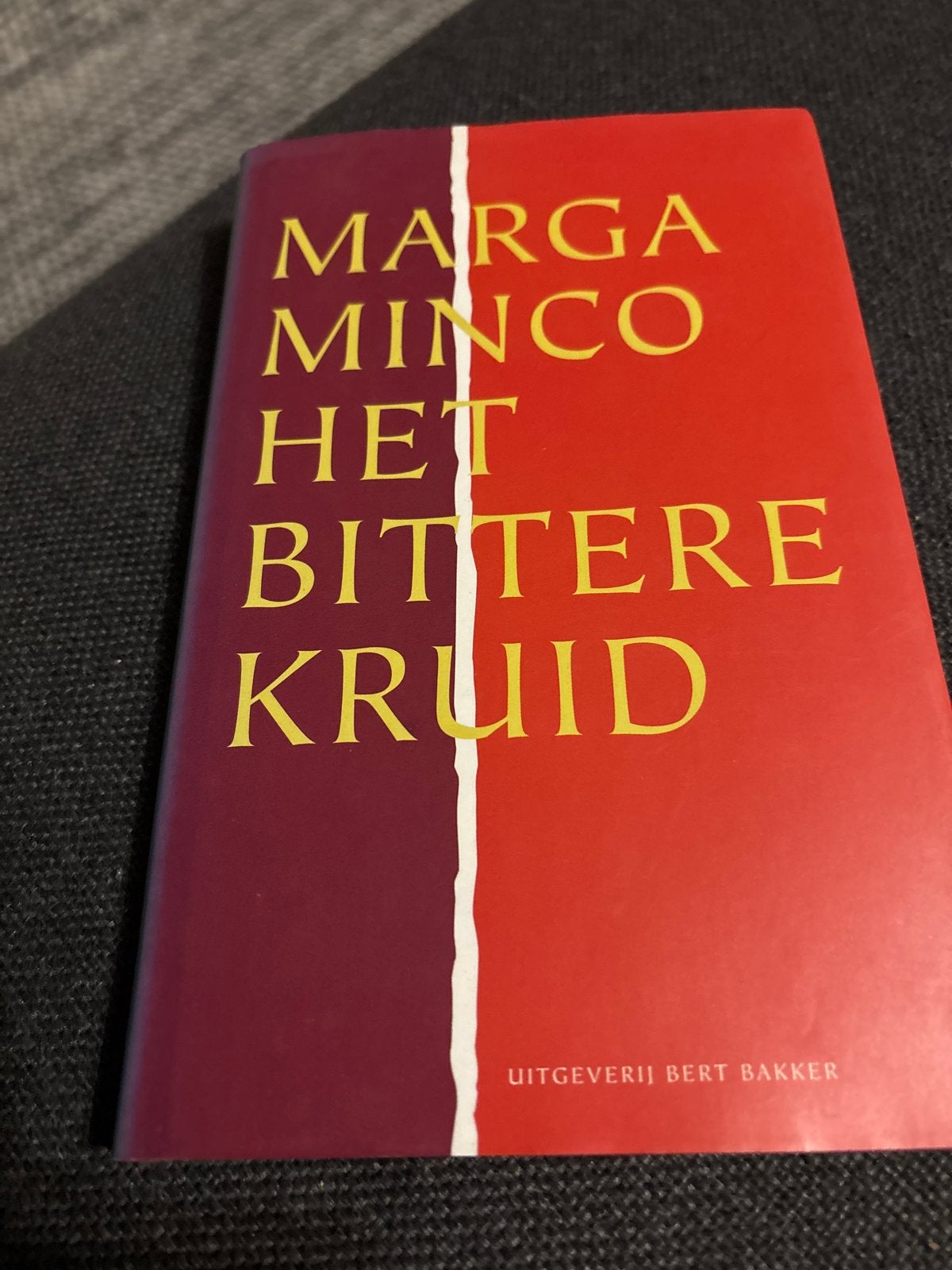 Het Bittere Kruid - Marga Minco (Uitgeverij Bert Bakker), Ophalen of Verzenden, Zo goed als nieuw