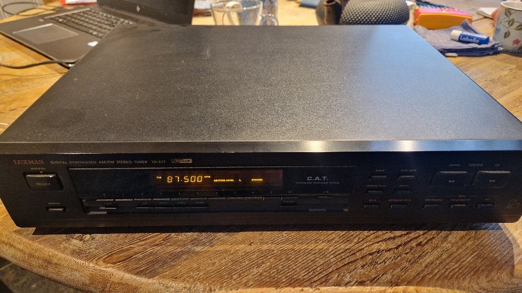 Luxman TD-377 Digital Synthesized AM/FM Stereo Tuner, Ophalen of Verzenden, Gebruikt, Analoog