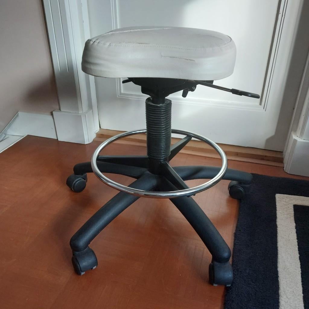 Tabouret, krukje, zadelzit, Ophalen, In hoogte verstelbaar, Gebruikt, Overige materialen