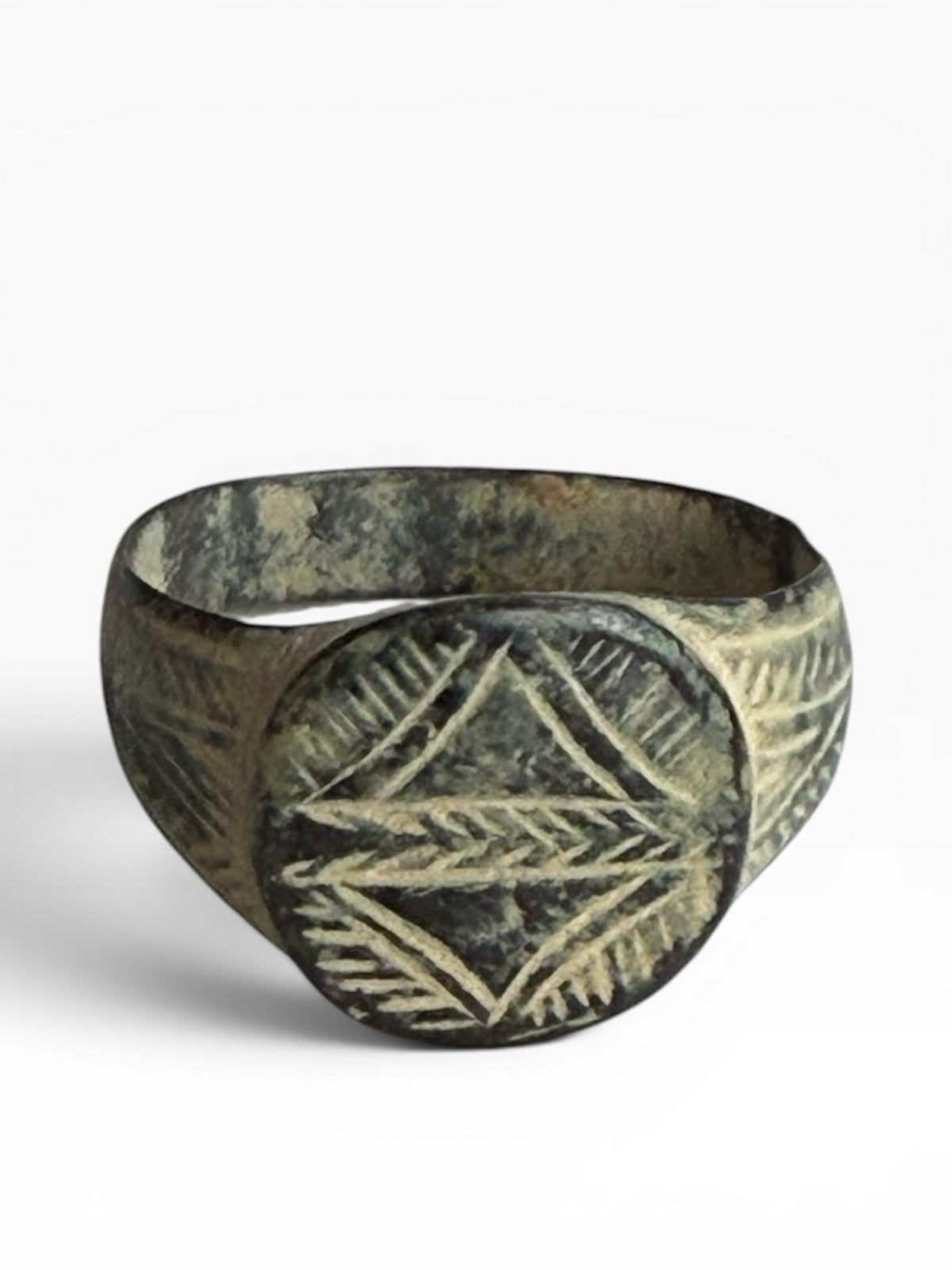Prachtige Middeleeuwse Bronzen Ring Gravering bodemvondst, Sieraden, Tassen en Uiterlijk, Ringen, Gebruikt, Dame of Heer, Overige kleuren