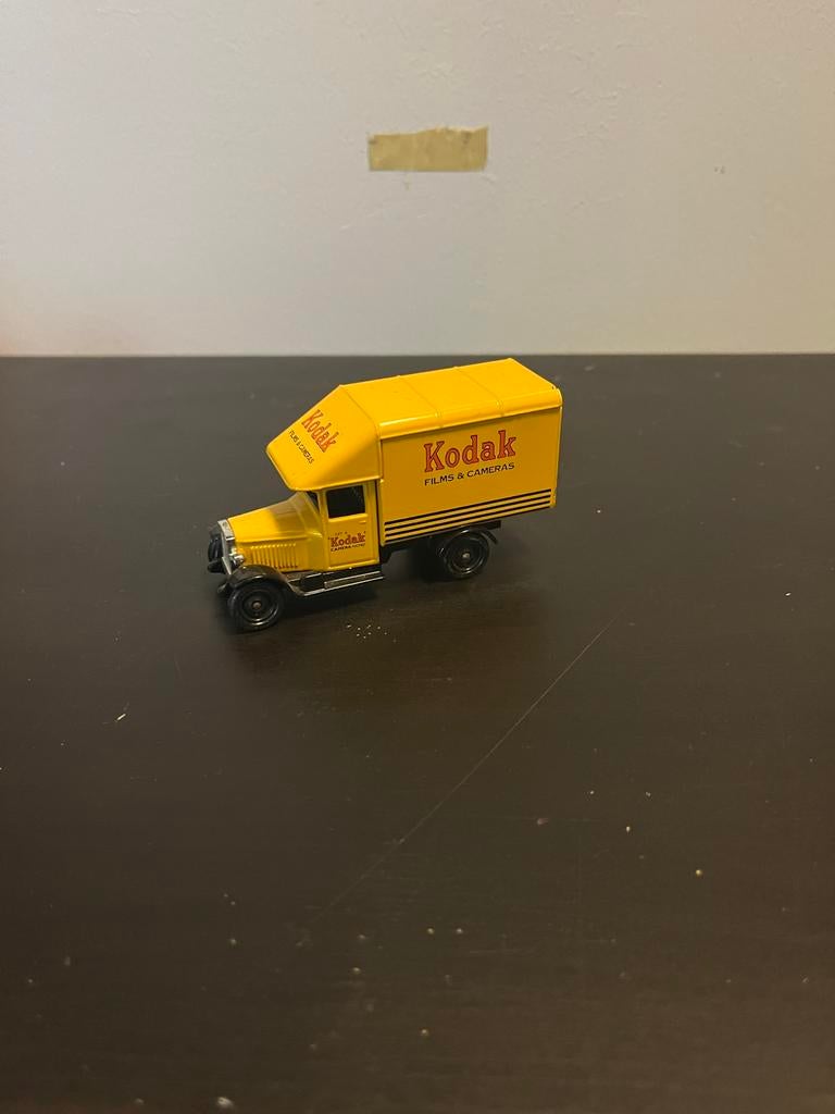 Days Gone Kodak Truck Model D6 52 - Made in England, Overige merken, 1:50 of kleiner, Ophalen of Verzenden, Zo goed als nieuw