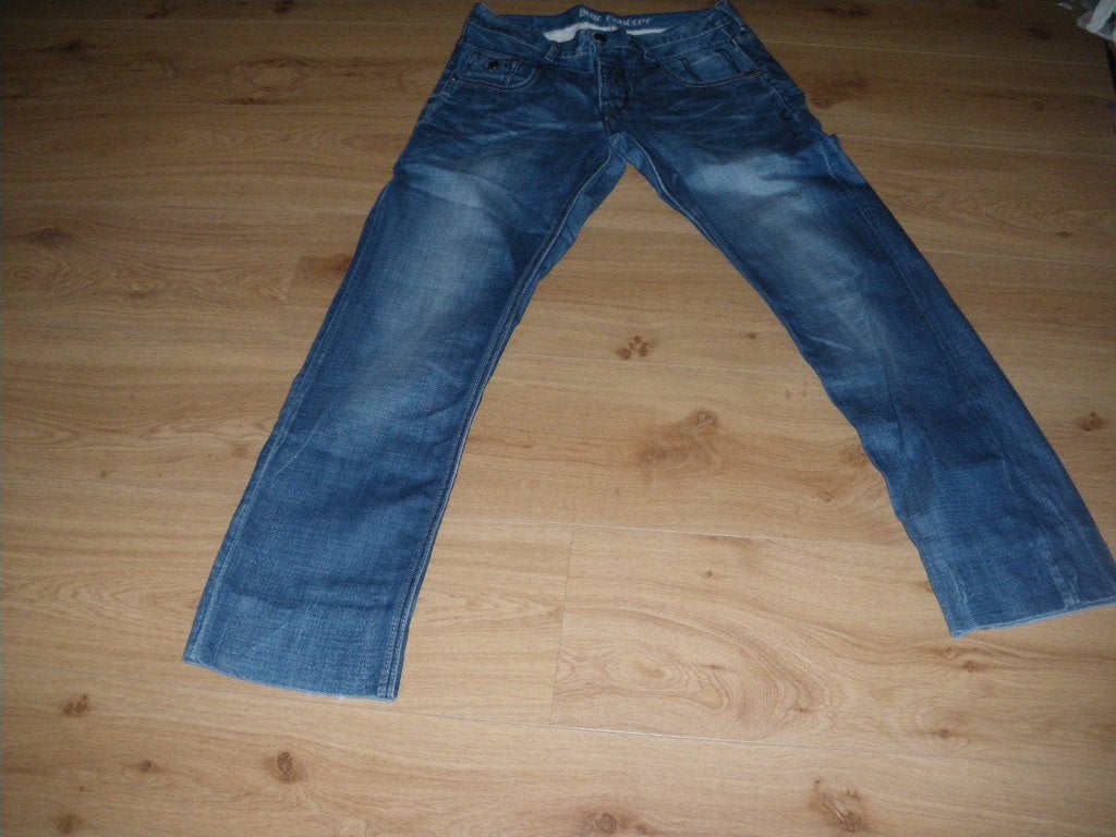 leuke spijkerbroek merk blue concept maat 30, Ophalen of Verzenden, Zo goed als nieuw, Maat 46 (S) of kleiner, Blauw