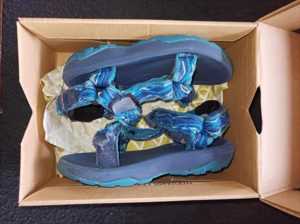 Teva maat 21 waterschoen surfschoen sandalen jongens, Ophalen of Verzenden, Jongen, Overige typen