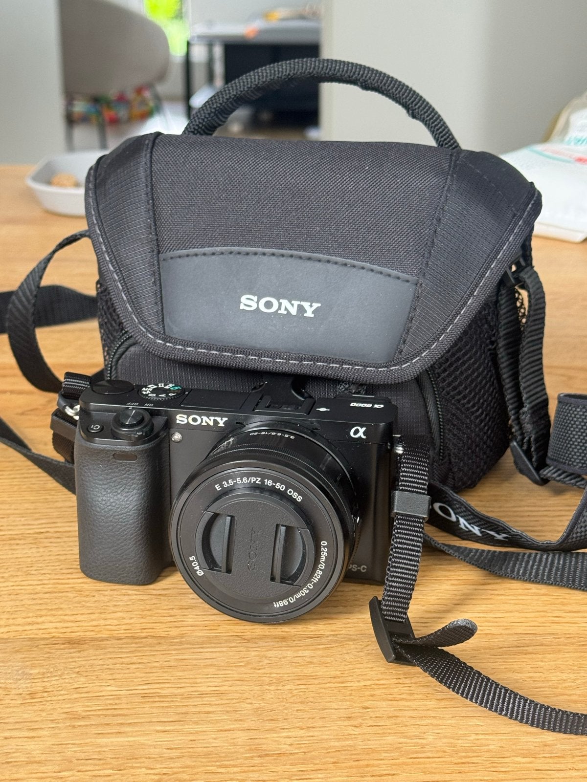 Sony a6000 + 16-50mm lens en oplader, Audio, Tv en Foto, Fotocamera's Digitaal, Gebruikt, Spiegelreflex, Ophalen of Verzenden